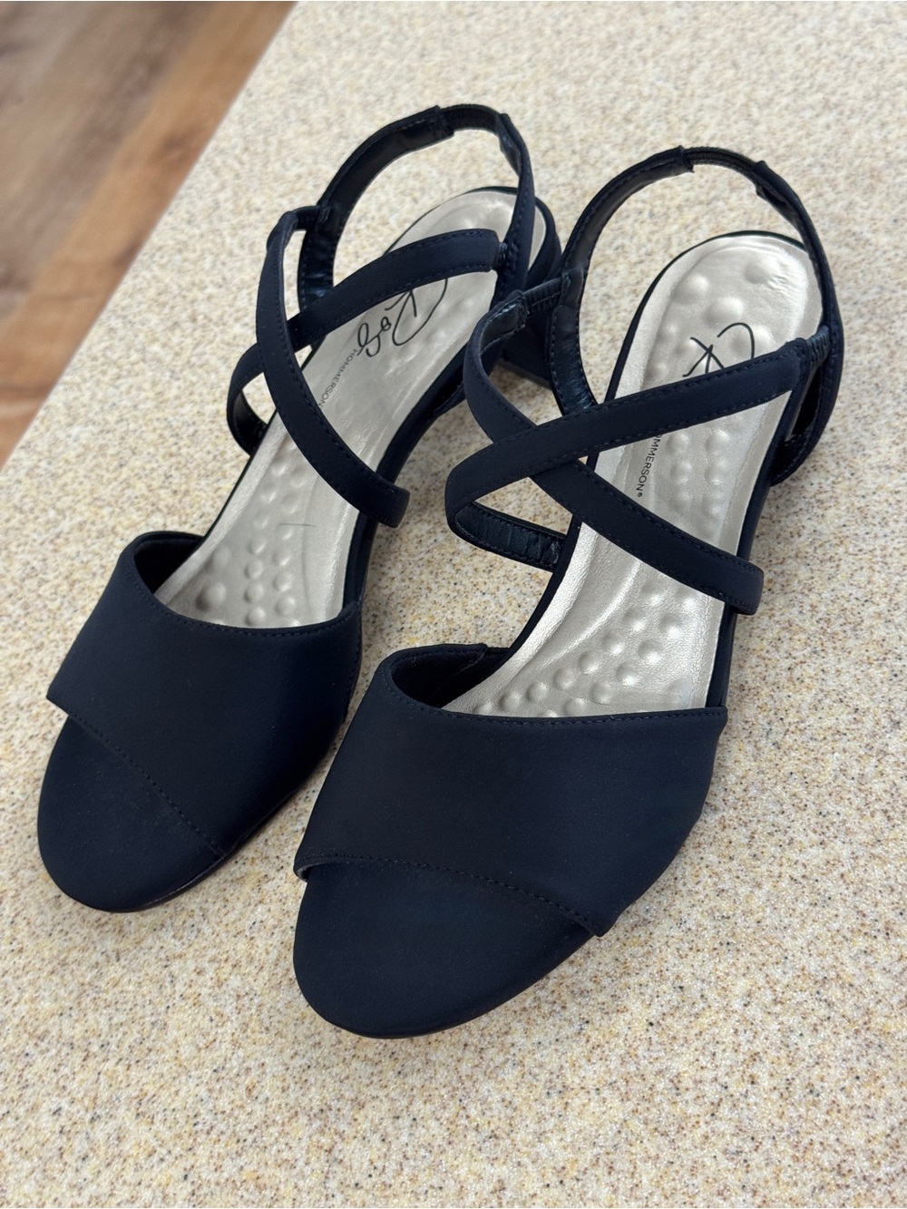 Ros Hommerson Black Liza Pumps Shoes Women’s 8.5 Kitten Heel Slingbacks